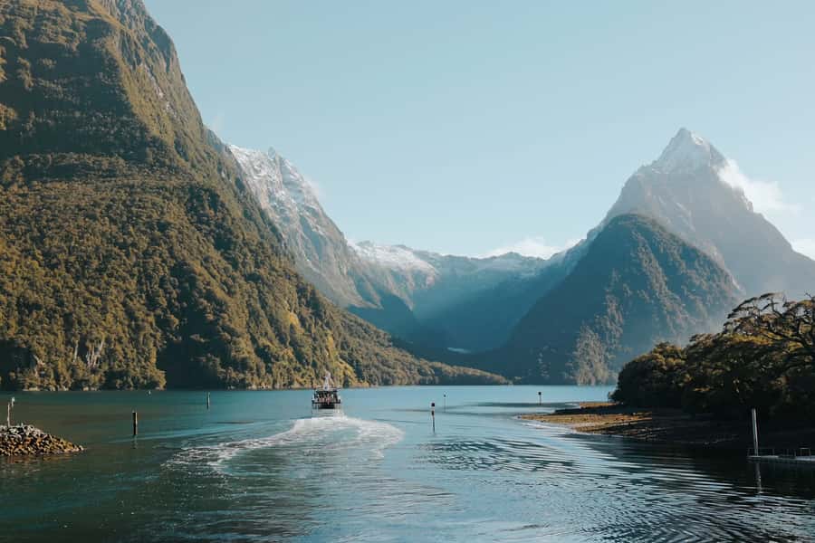 Queenstown: Milford Sound Flight and Cruise - From Queenstown pickup to the runway