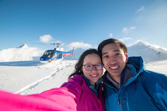 Queenstown: Pilot's Choice Helicopter Flight with alpine landing - Flying above Lake Wakatipu from Frankton