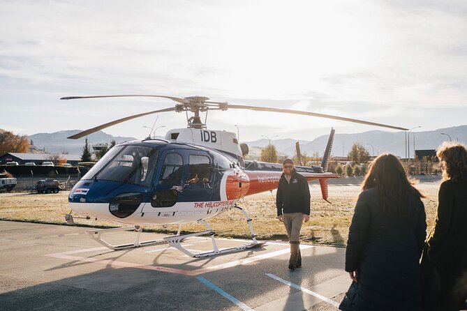 Queenstown: Pilot's Choice Helicopter Flight with alpine landing - The return flight over glacially carved valleys