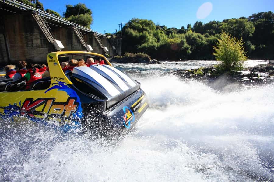 Queenstown: Shotover River and Kawarau River Jet Boat Ride - Shotover River turns the ride tighter