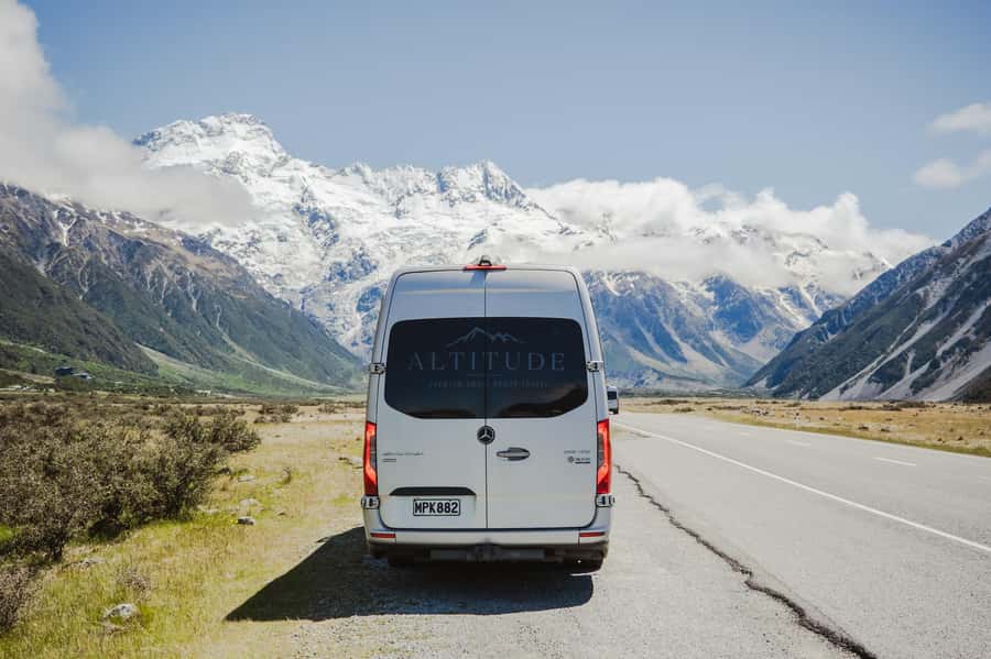 Queenstown: Small Group Mt Cook Day Tour - Cromwell and the first stretch through Central Otago