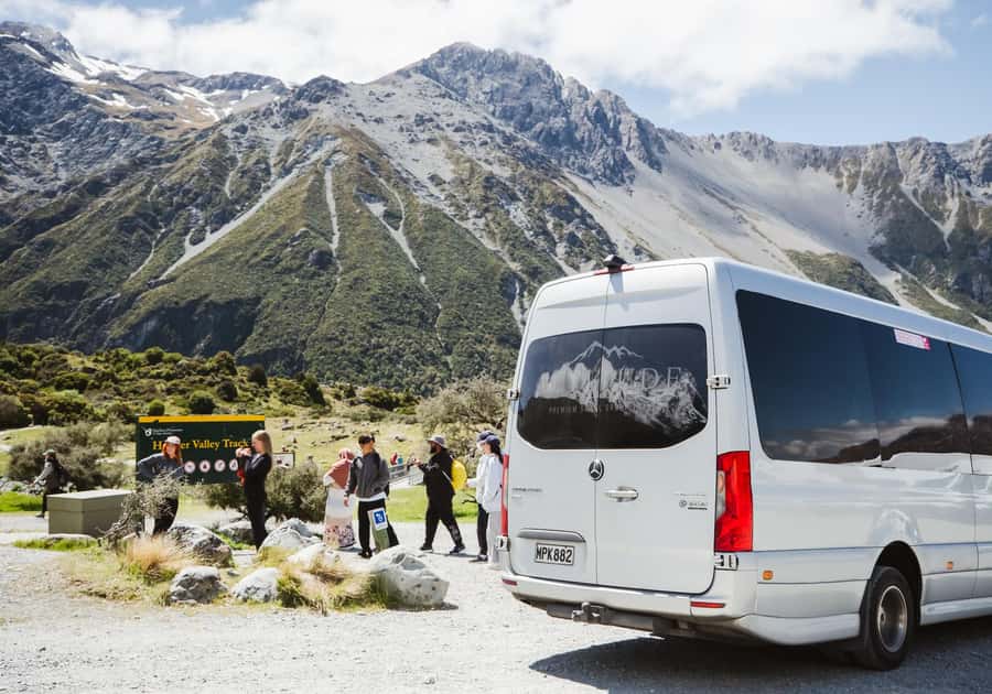 Queenstown: Small Group Mt Cook Day Tour - Early pickup and a comfortable small-group van