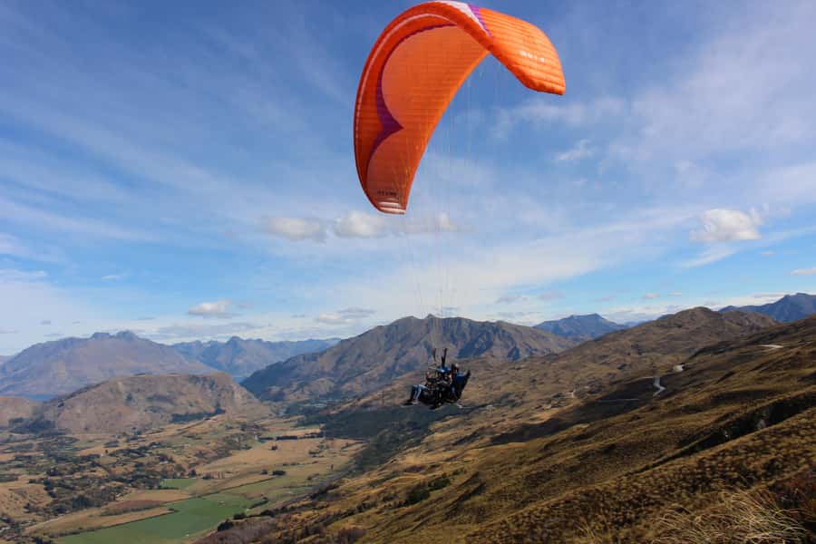 Queenstown: Tandem Paragliding Experience - The safety briefing: simple, useful, and worth listening to