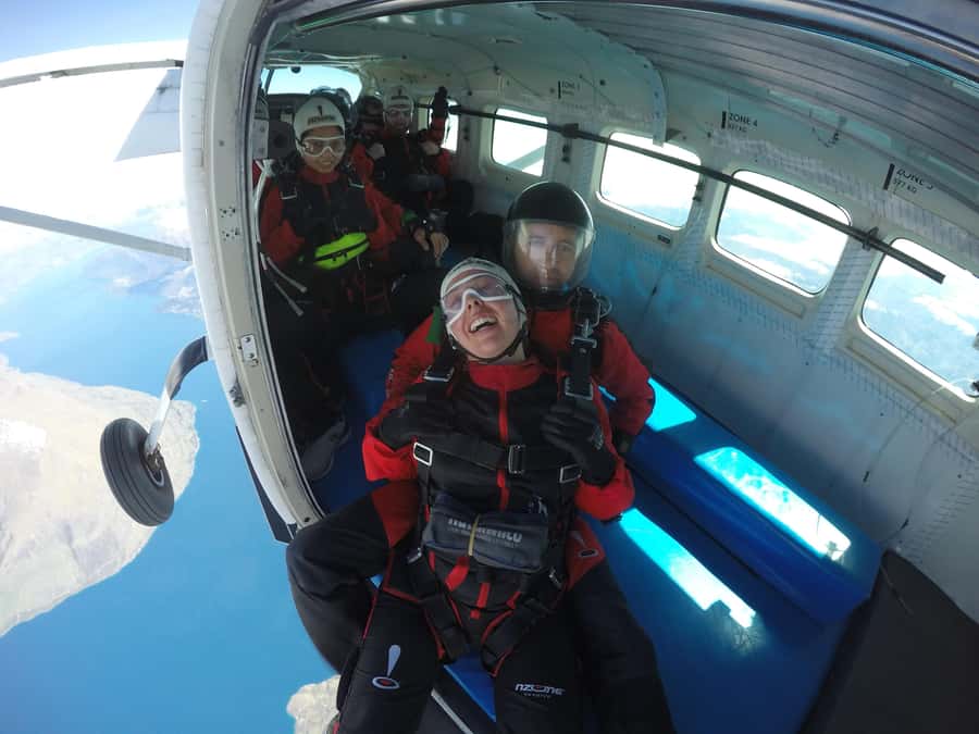 Queenstown: Tandem Skydive Experience - Practical planning for the day