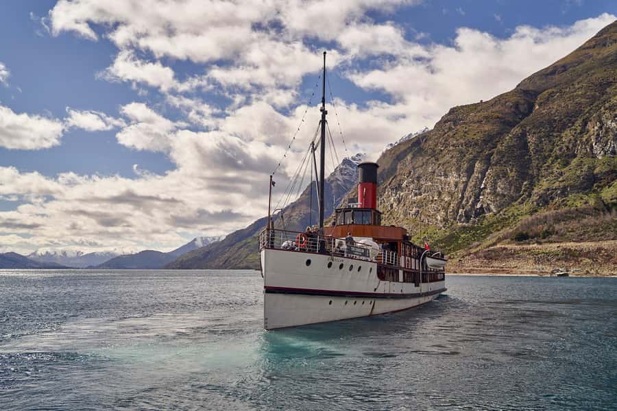 Queenstown: TSS Earnslaw Cruise of Lake Whakatipu - Why the TSS Earnslaw is more than a lake cruise