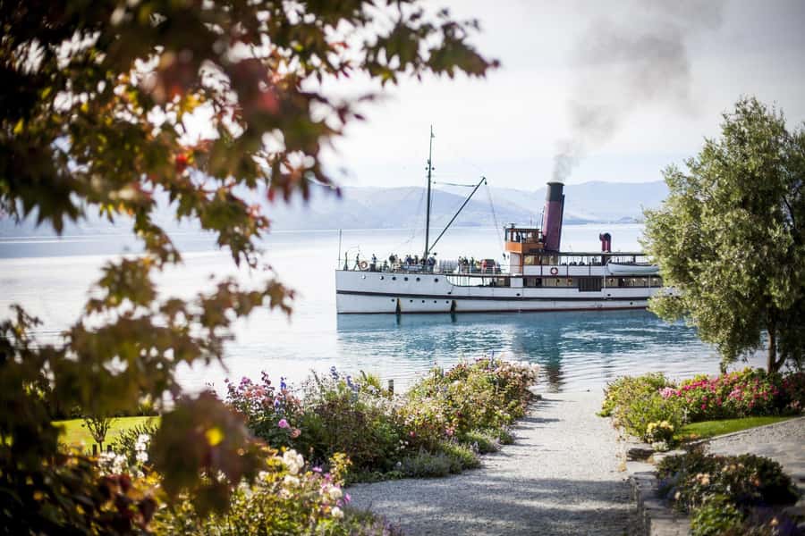 Queenstown: Walter Peak Gourmet BBQ & Lake Whakatipu Cruise - Picking Between the TSS Earnslaw and Spirit of Queenstown
