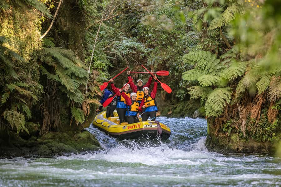 Rafting Rotorua: Kaituna River White Water Experience - Swimming, splashing, and the parts between the rapids