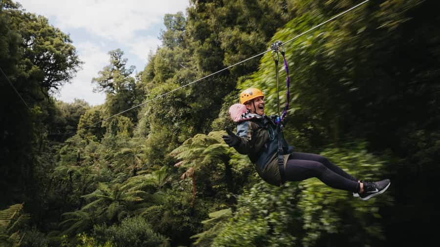 Rotorua: 6 Ziplines, Swing-Bridges & Wildlife Encounters - Six lines, with the 220-metre ride as the payoff