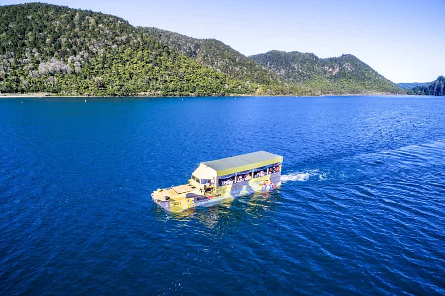 Rotorua City and Lakes Duck Tour - The splashdown into Lake Tikitapu