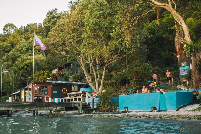 Rotorua: Daytime Scenic Lake Rotoiti Kayak Tour - The glowworm cave is small but memorable