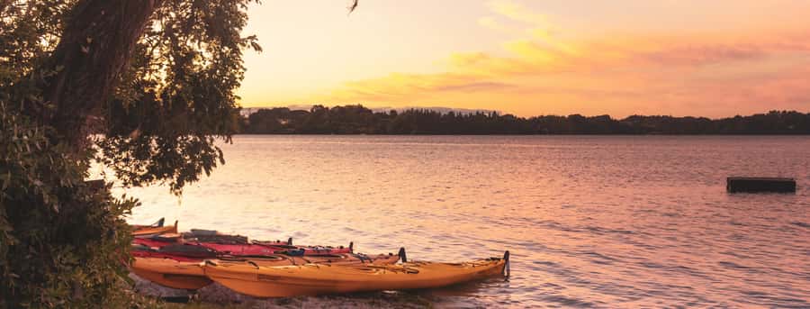 Rotorua: Evening Starlight Gourmet Kayak Tour with dinner - Getting on the water at Otaramarae