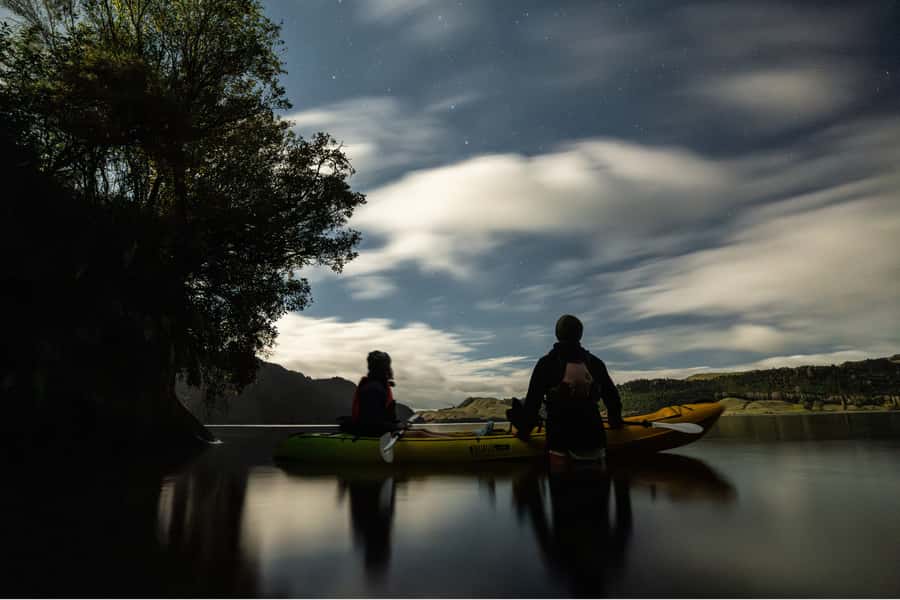 Rotorua: Glow Worm Kayak Tour - A calm start in the last light