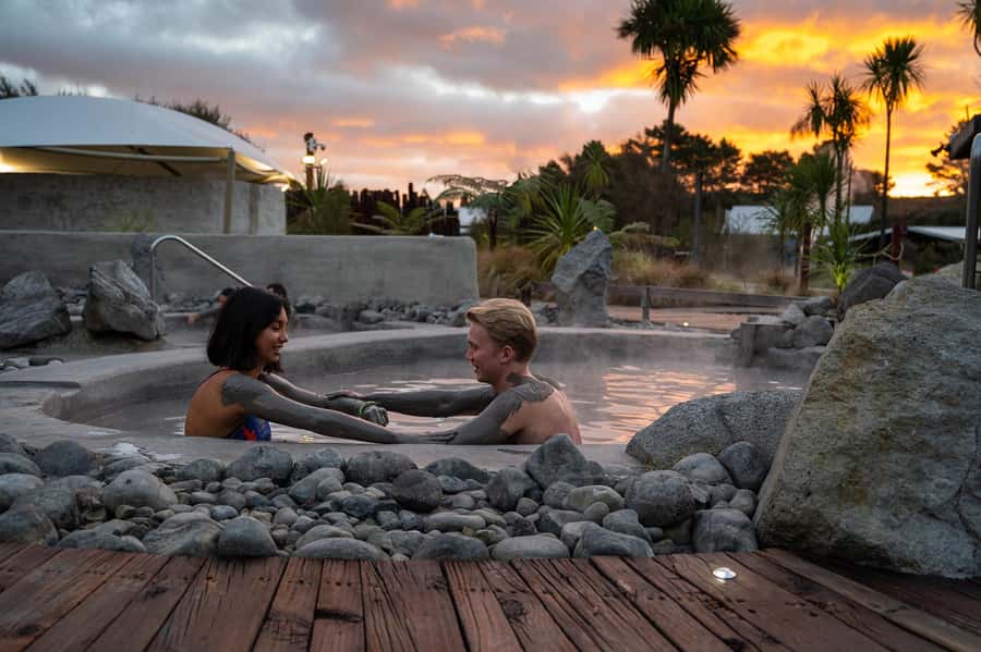 Rotorua: Hells Gate Outdoor Mud Bath & Spa Experience - What to bring, rent, and protect
