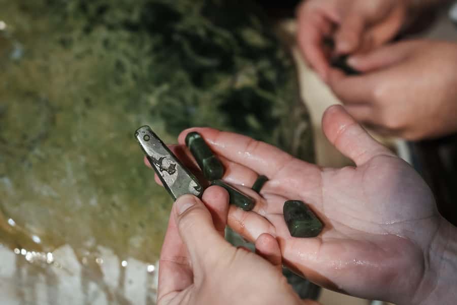 Rotorua: Jade Carving Experience at a Local Studio - Practical details inside the studio
