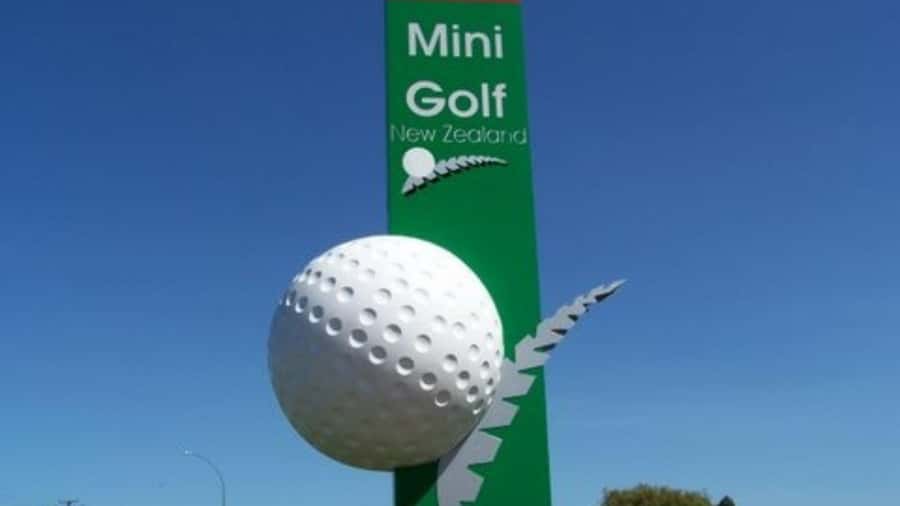 Rotorua: Mini Golf Experience - Reaching the giant golf ball
