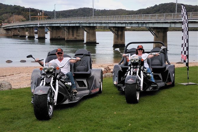 Scenic Tour - Bay of Islands, 30 mins (min2) - Local commentary makes the half hour more useful