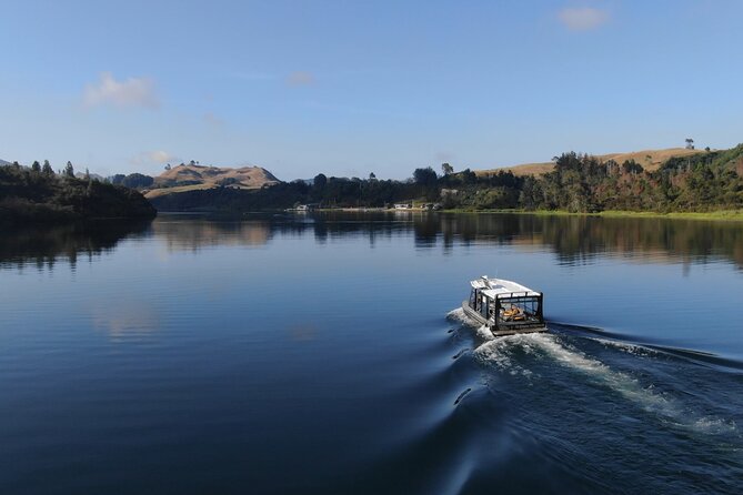Self-Guided Geothermal Tour in Orakei Korako - A self-guided walk through an active thermal area