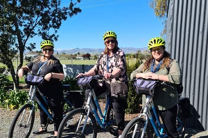 Self-Guided Wine Tours by Bike with Lorelle & Greg - Using the map and cellar-door video