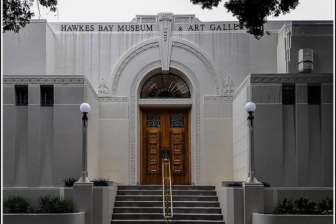 Shore Excursion: 4 Hour Premium Hawke's Bay, Napier Art deco Tour - Group size, comfort, and pickup details