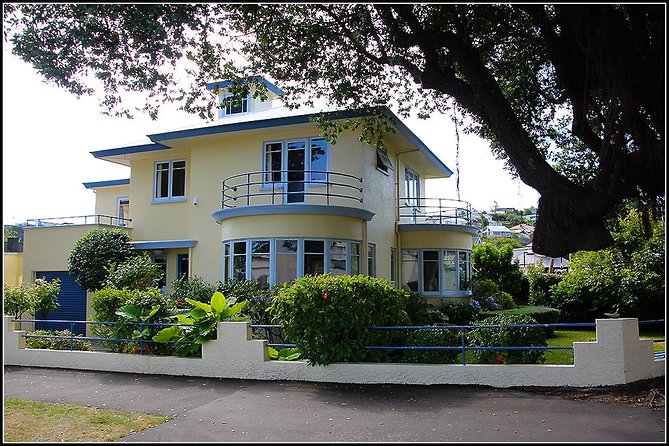 Shore Excursion: Napier/ Hawke's Bay & Premium Wineries tour - Napier’s Art Deco story begins with the 1931 earthquake