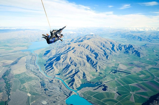 Skydive Mt. Cook - 45+ Seconds of Freefall from 13,000ft - The flight and 45-plus seconds in freefall