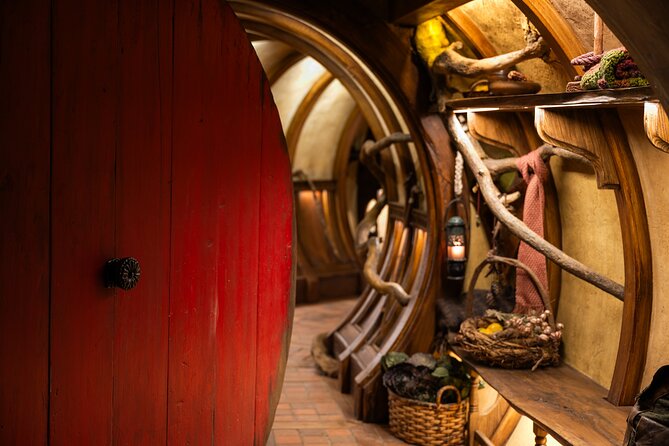 Small-Group Hobbiton and Waitomo Day Tour with Lunch from Auckland - Why this makes a strong Auckland day trip