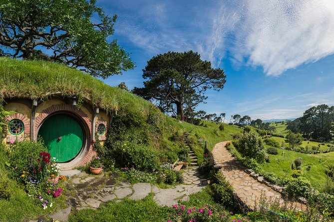 Small-Group Hobbiton Tour from Auckland with Party Marquee Lunch - Booking and cancellation details