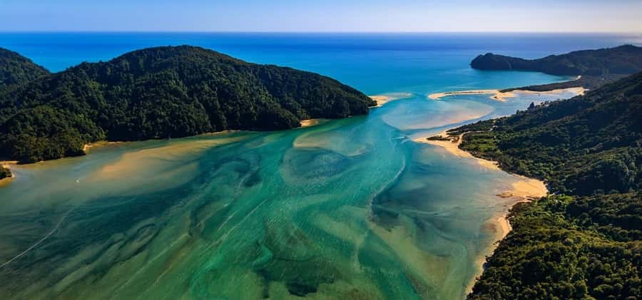 Takaka: Farewell Spit/Abel Tasman Scenic Flight - Key points before you book