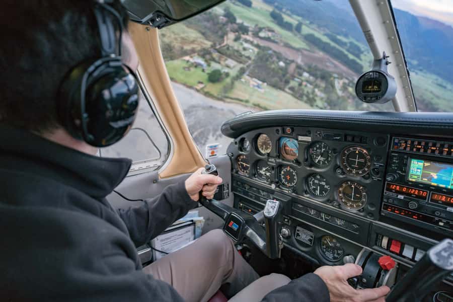 Takaka: Farewell Spit/Abel Tasman Scenic Flight - Why this 50-minute route works so well