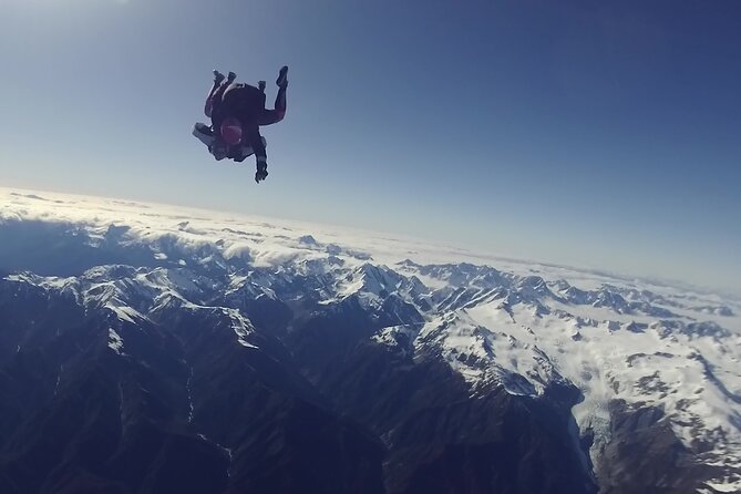 Tandem Skydive 10,000ft from Franz Josef - Who should book this Franz Josef experience?