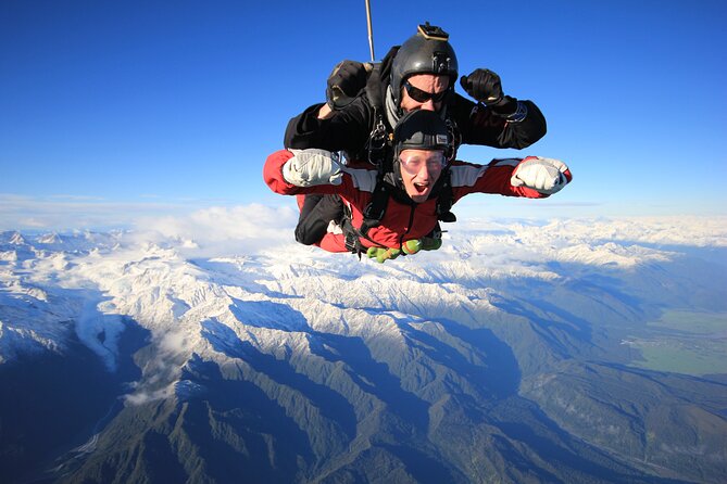 Tandem Skydive 13,000ft from Franz Josef - The aircraft ride and the moment of freefall
