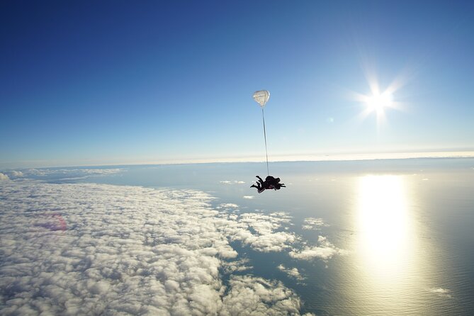 Tandem Skydive 16,500ft from Franz Josef - Should you book this Franz Josef jump?