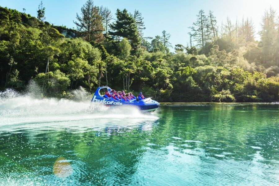 Taupō: Huka Falls 30-Minute Jet Boat Experience - How wet and physical is it?