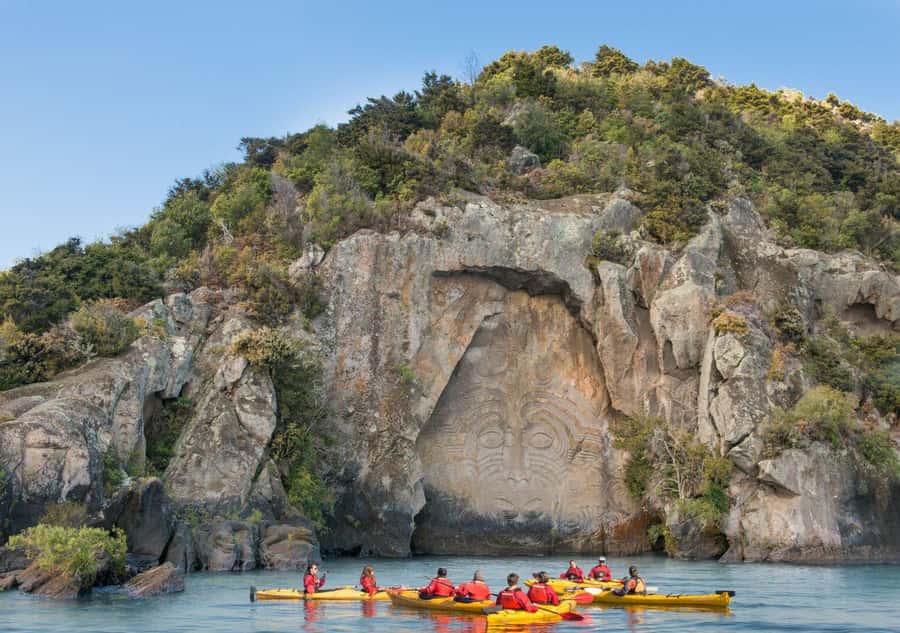 Taupo: Maori Rock Carvings Kayaking Tour - Choosing the right day and packing well