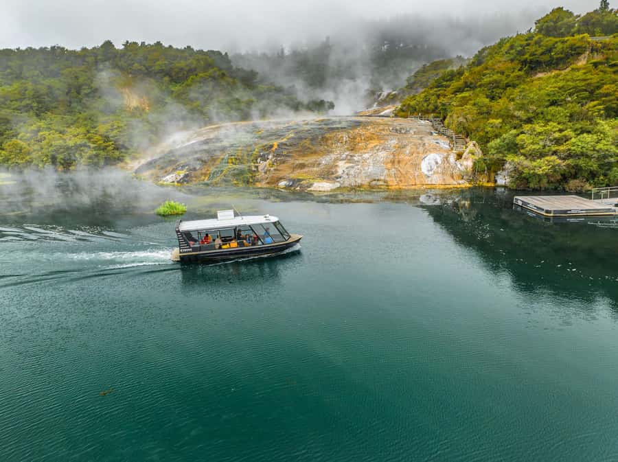 Taupo: Orakei Korako Geothermal Park and Cave Entry Ticket - Checking in at the visitor center