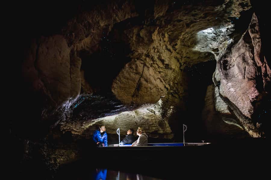 Te Anau: Glowworm Caves Guided Tour - Starting at RealNZ on Lake Te Anau
