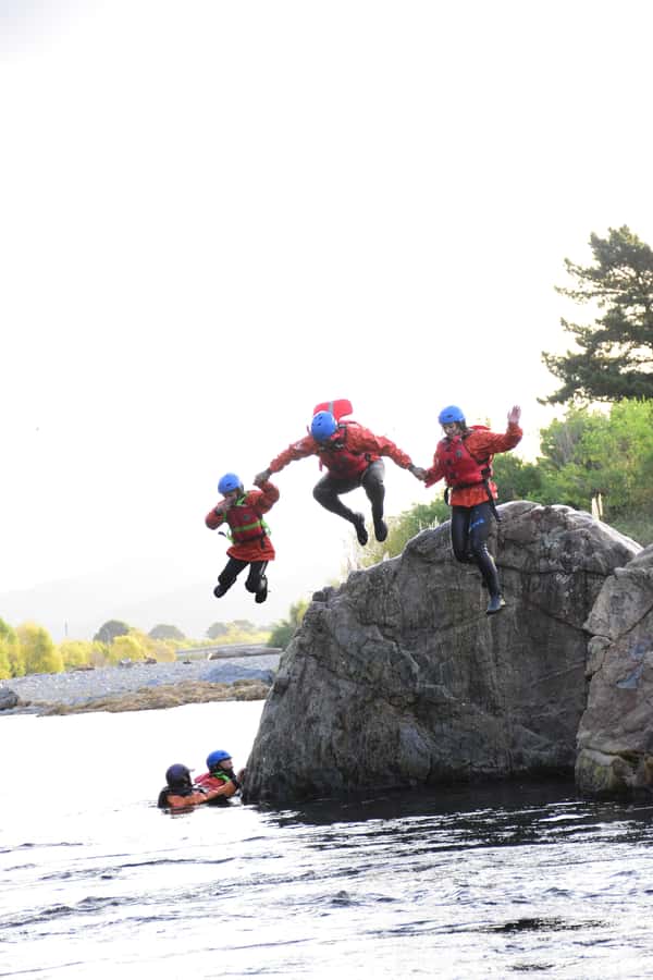 Te Awa Kairangi Grade 2 Scenic Duckie Tour - Native birds and forest scenery between the rapids