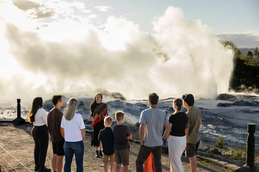 Te Puia: Te Rā Guided Day Tour - Why Pōhutu Geyser gives this tour its spark