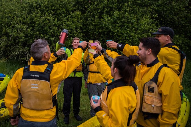Twilight Glowworm Kayak Tour – Lake Karapiro - Look up as well as along the rocks