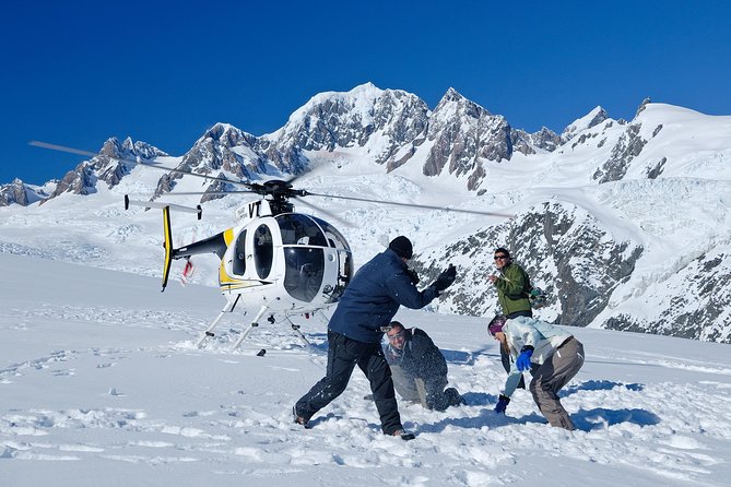 Twin Glacier Franz and Fox, snow landing (allow 30 mins - departing Franz Josef) - The Franz Josef departure office