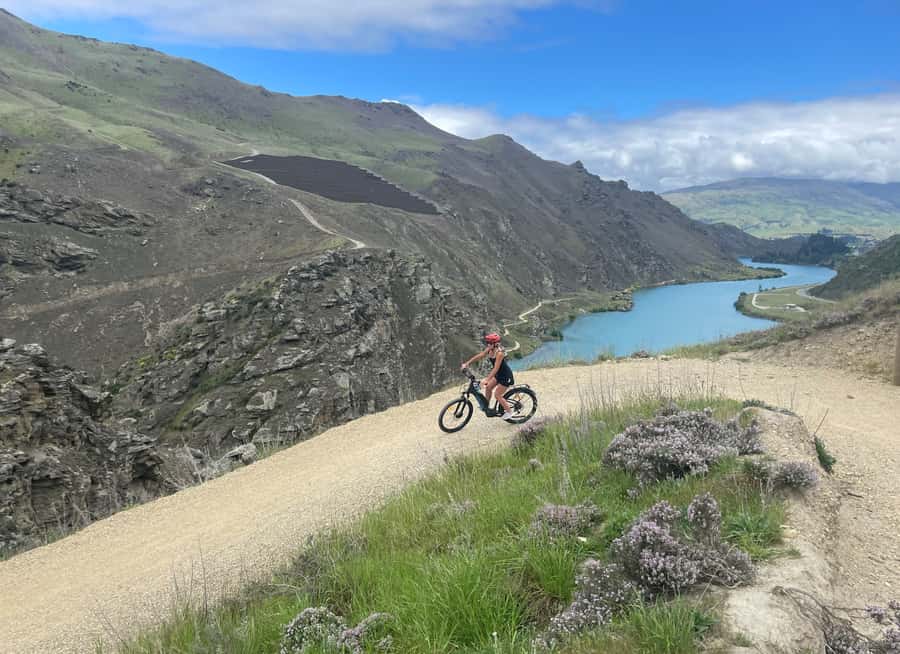 Ultimate Lake Dunstan Bike Hire, Shuttles And Boat Return - Seeing the trail from the Dunstan Explorer