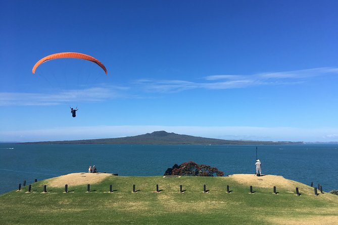 Volcanoes, Coasts, and Secret Spots Afternoon Tour in Auckland - Lake Pupuke, Auckland’s crater lake