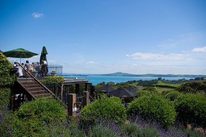 Waiheke island Wine Tours - PREMIUM wine tasting MAX 11 clients ! - The Waiheke wine day in plain terms