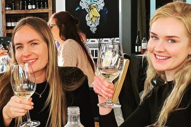 WAIHEKE ZEITGEIST Small Groups Ultra Boutique Off Grid Wine Tours - Grant’s local style and the small-group advantage