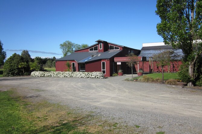 Waipara Valley Winery Tour Wine Tastings and Scenic Views - The guide and transport make the difference