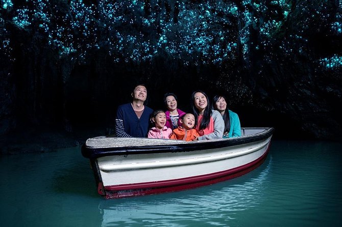 Waitomo Caves & Rotorua - Te Puia Small-Group Tour from Auckland - A short guided look at Rotorua city