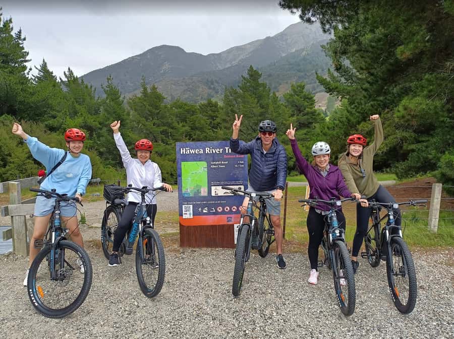 Wānaka And Hāwea: Trail Ride on Bike or E-Bike - Lake Hāwea to Albert Town: the scenic opening