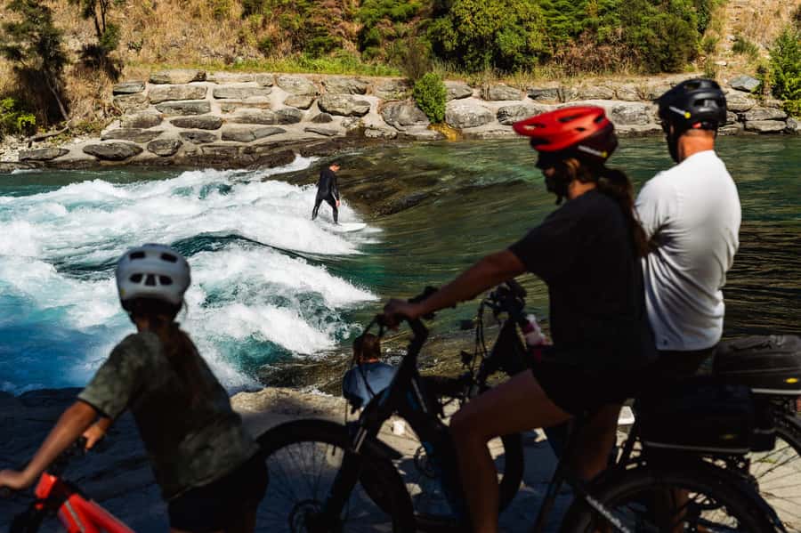 Wānaka: Gladstone Track and Wanaka Trails on Bike or eBike - The Pembroke Patisserie stop in Albert Town