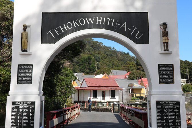 Whakarewarewa Village Guided Tour - Boiling mud, hot springs, and Pohutu Geyser