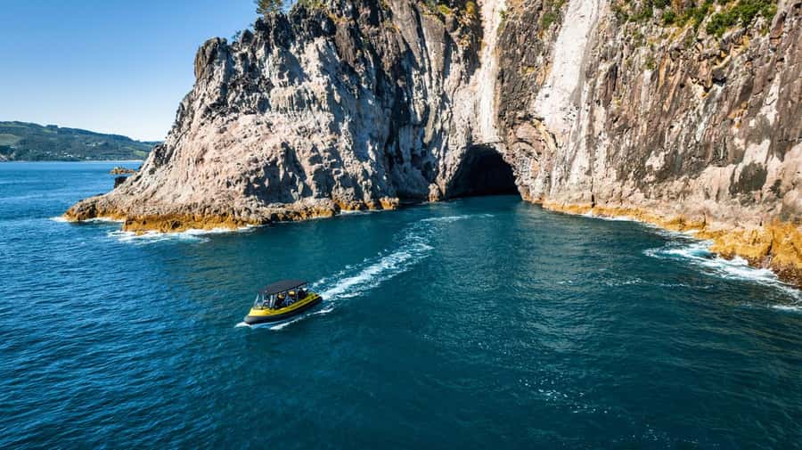 Whitianga: 2-Hour Cathedral Cove and Volcanic Coast Cruise - Key points at a glance